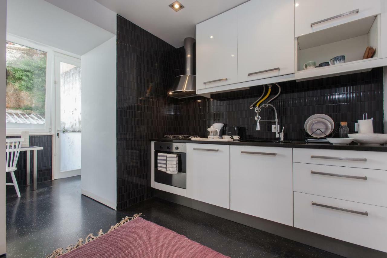 Renovated Apart With Private Courtyard, By Timecooler Lizbona Zewnętrze zdjęcie